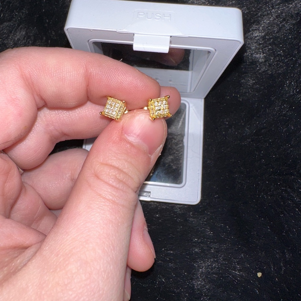 Gold Square Pavé Stud Earrings - Elegant Jewelry 14KT Gold Plated 925 Silver GRA
